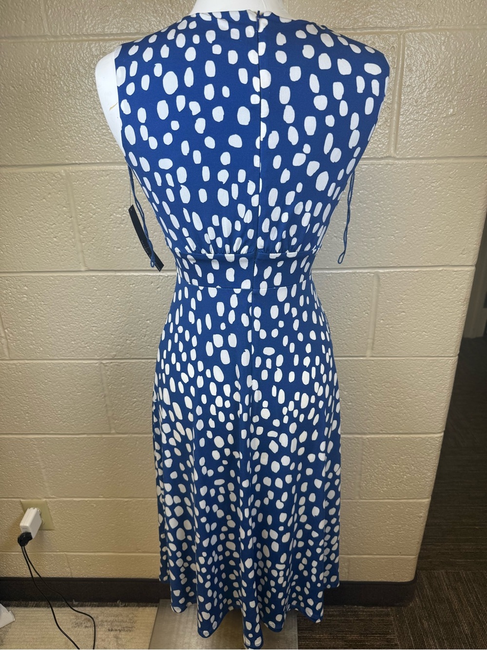 Maggy London Blue and White Sleeveless Maxi Dress with Dot Print - Picture 3 of 9